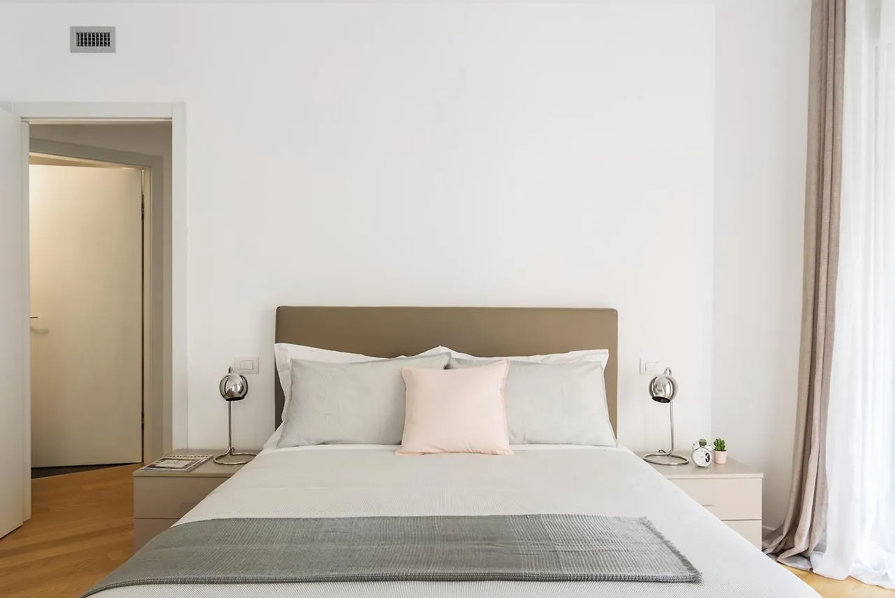 Joivy Sunny 1-Bed Flat With Balcony Apartment Milan 0*,  Italy
