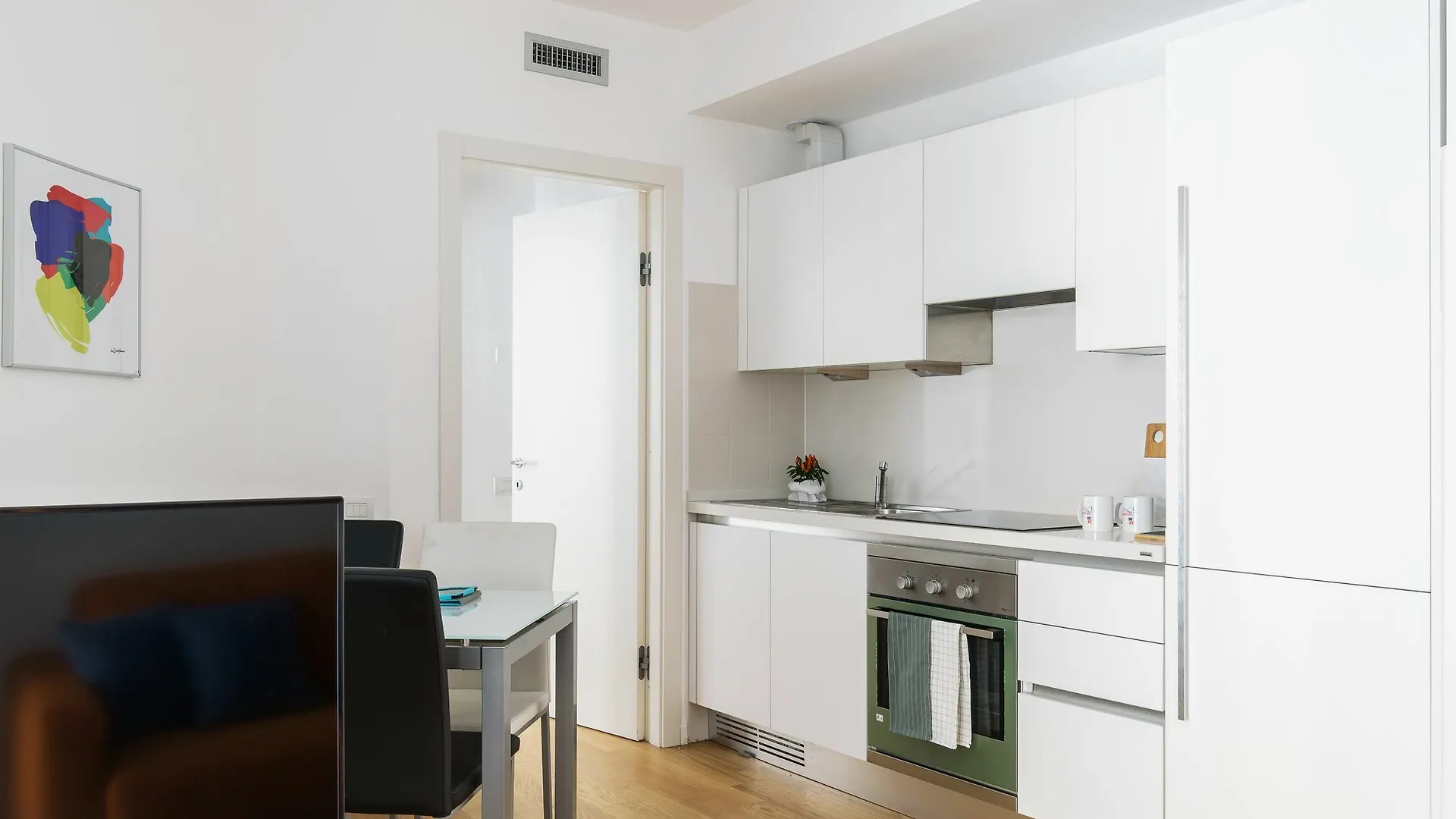 Joivy Sunny 1-Bed Flat With Balcony Apartment Milan